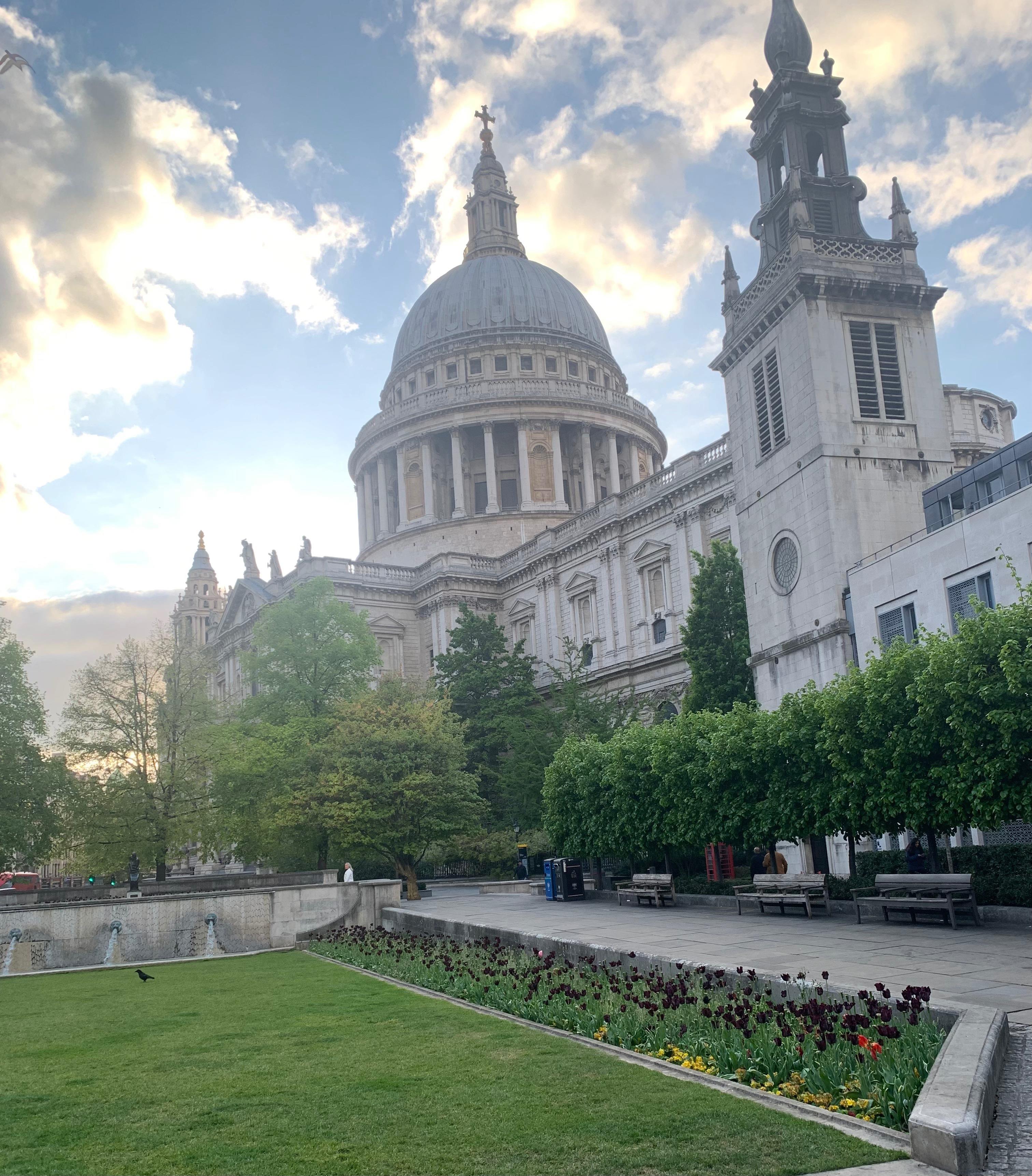 Walking tour of the City of London Logo